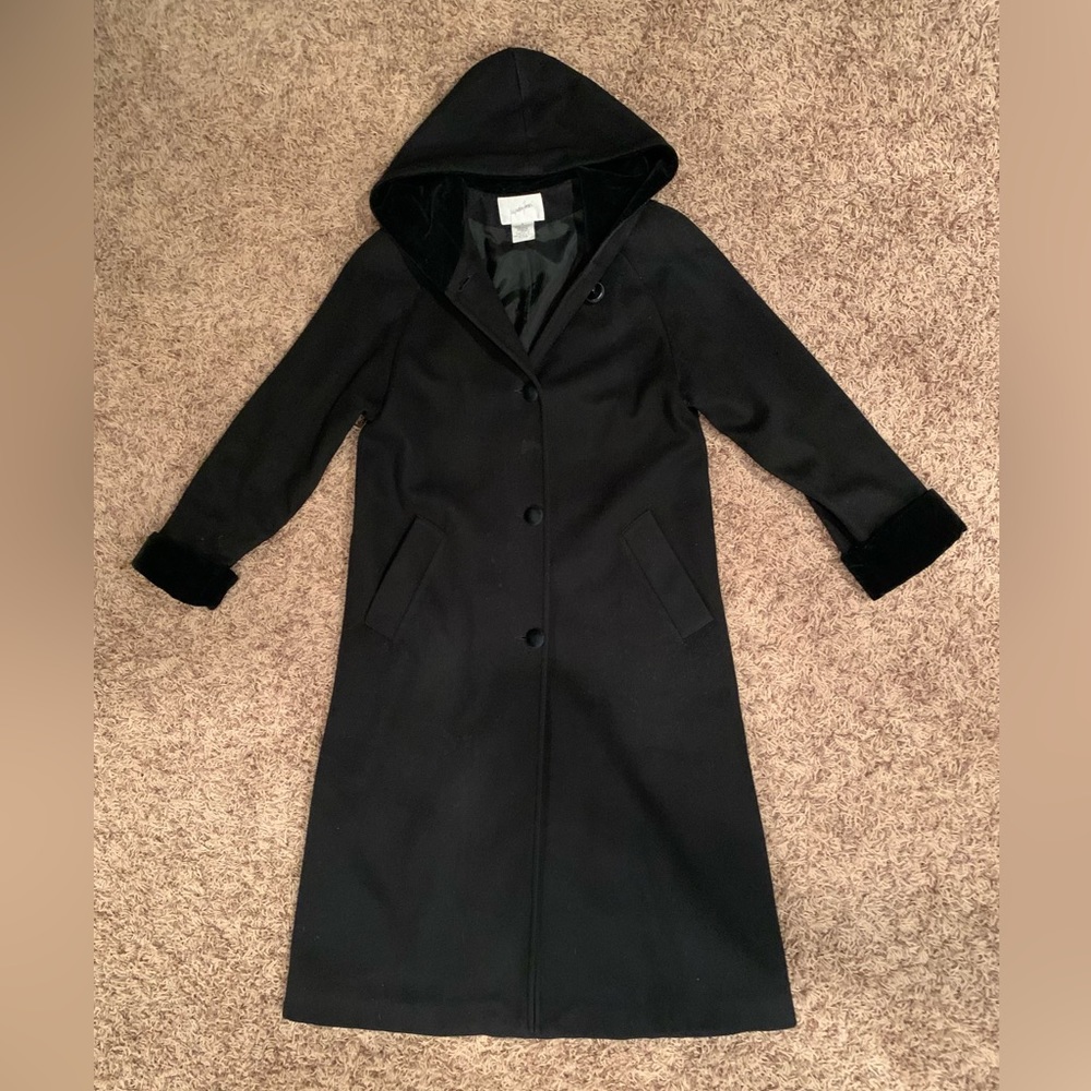 Jacqueline Ferrar Women’s Black Long Wool Coat Size 8 Velvet trim Hood